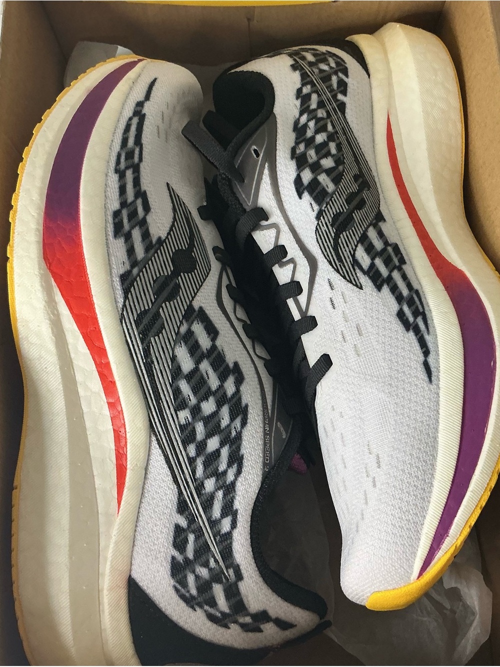 Saucony Endorphin Speed 2 Running Shoes Women’s 9.5 white yellow black - Picture 8 of 9